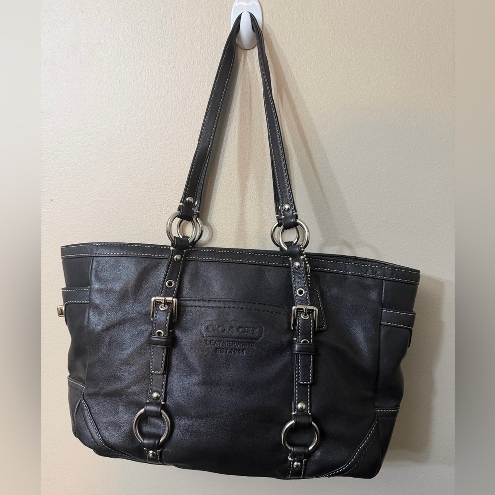 Coach F12343 "Gallery East West" fully zippered Tote Satchel
Shoulder
